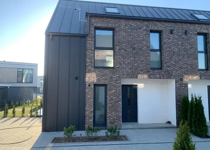 Waves In Kunigiskes بيت للعطل